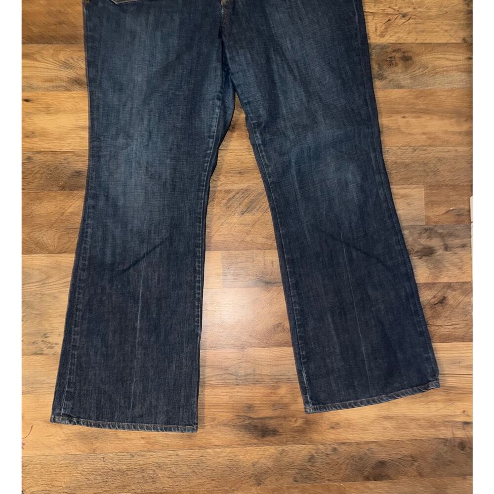 Old Navy women’s classic rise bootcut blue jeans - Picture 3 of 16